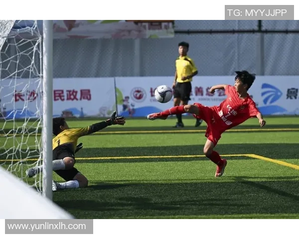 球技精湛足球听话胜过人心堪称绿茵场上绝世天才