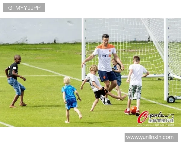 足球巨星们的家庭生活:从赛场到家园,见证他们如何成为好爸爸 足球巨星们的家庭生活:从赛场到家园,见证他们如何成为好爸爸